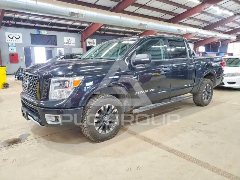 2019 Nissan TITAN фото
