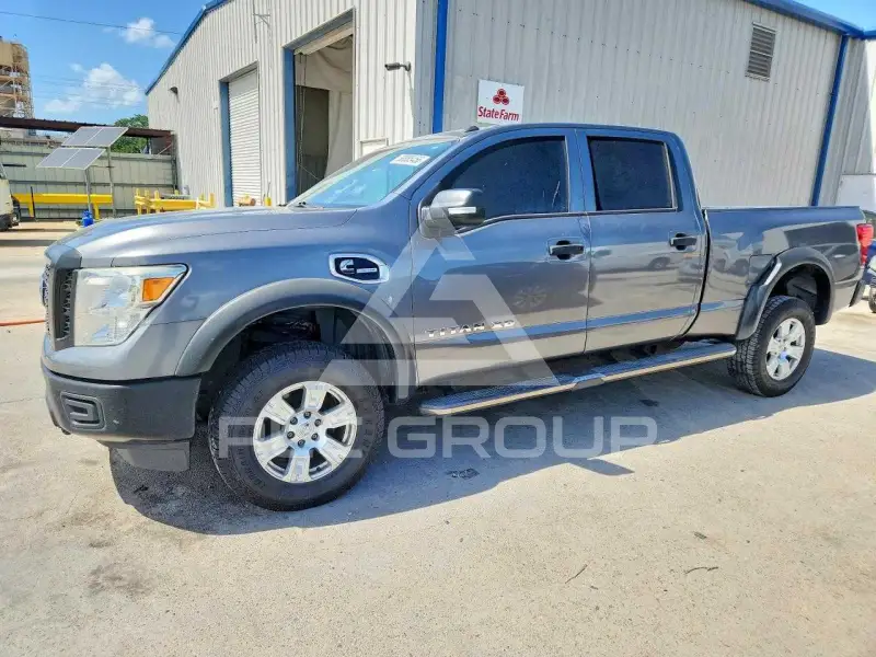 2019 Nissan TITAN фото