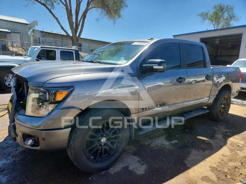 2019 Nissan TITAN photo