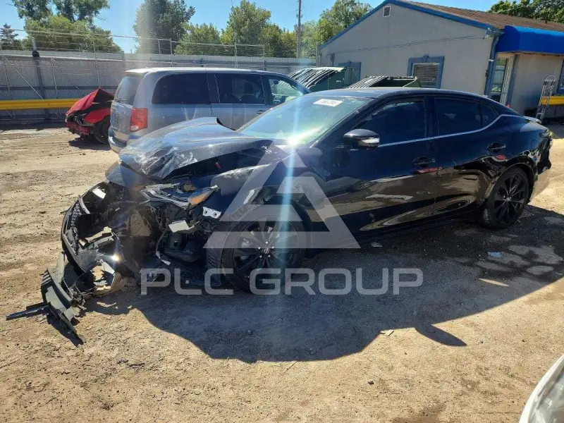 2019 Nissan MAXIMA photo