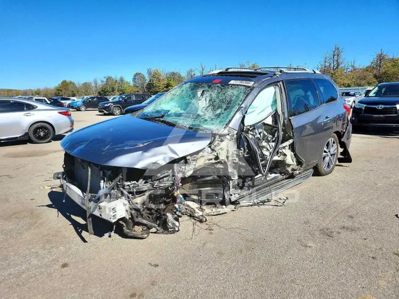 2019 Nissan PATHFINDER photo