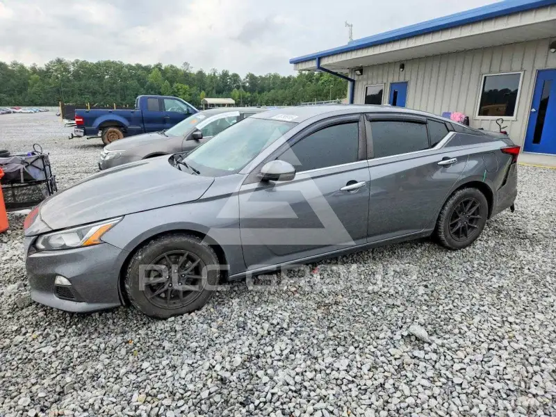 2019 Nissan ALTIMA photo