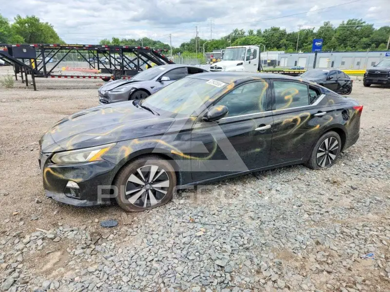 2019 Nissan ALTIMA photo