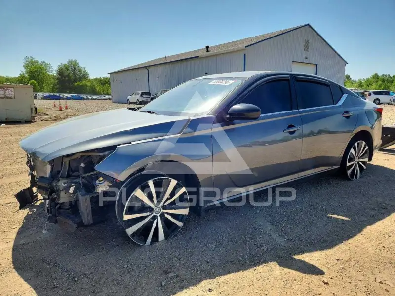 2019 Nissan ALTIMA photo
