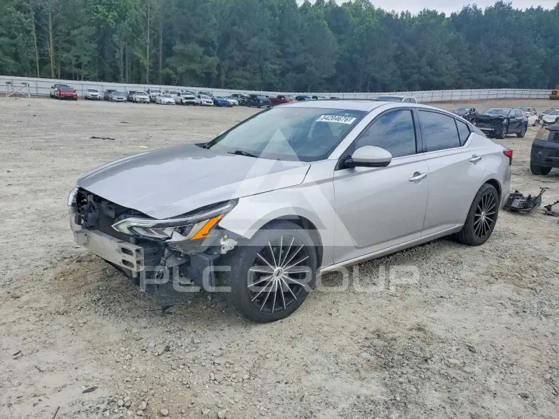 2019 Nissan ALTIMA photo