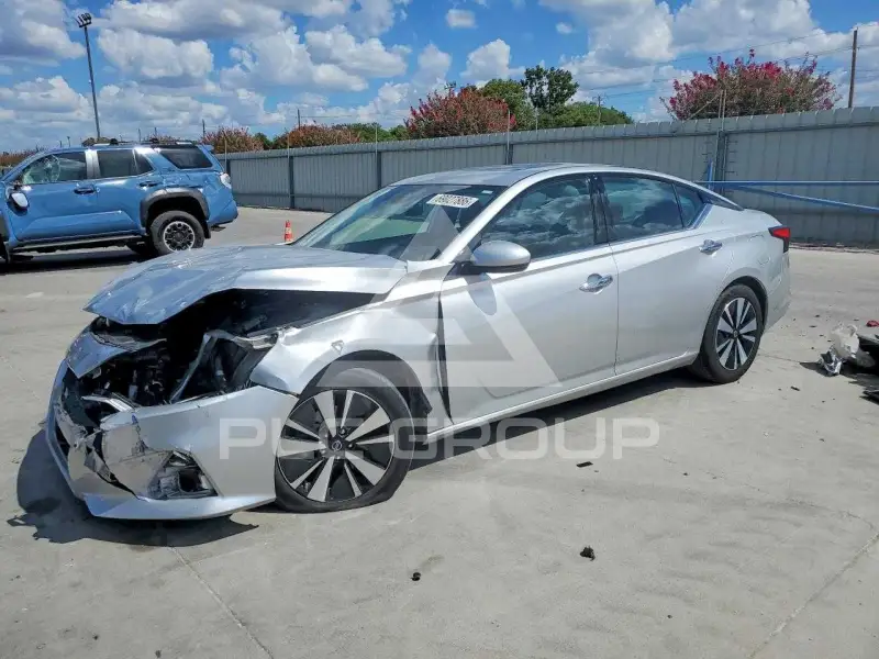 2019 Nissan ALTIMA photo