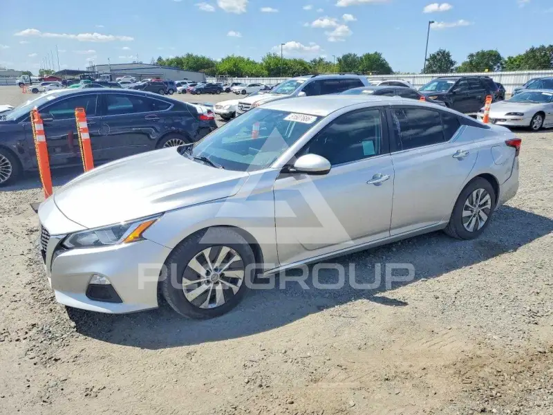 2019 Nissan ALTIMA фото