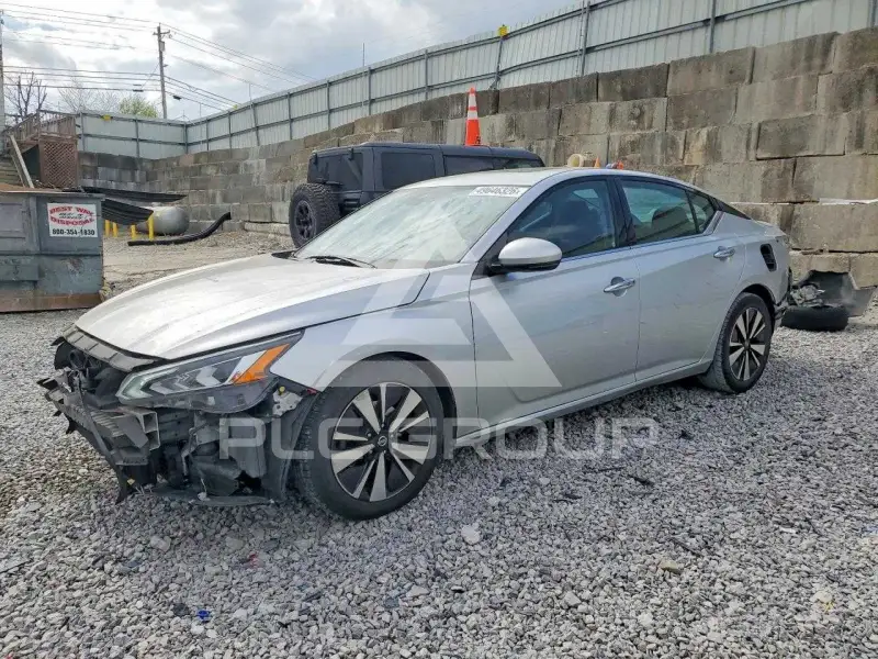 2019 Nissan ALTIMA photo