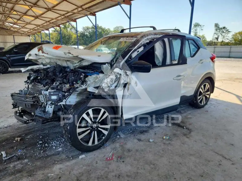 2019 Nissan KICKS photo