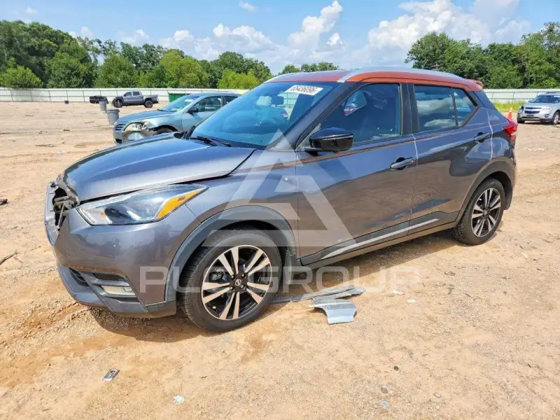 2019 Nissan KICKS photo
