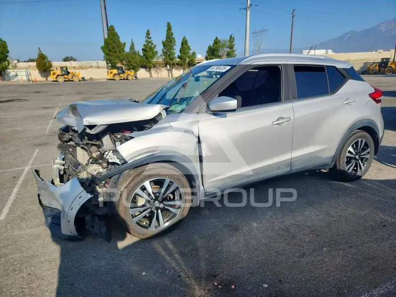 2019 Nissan KICKS фото