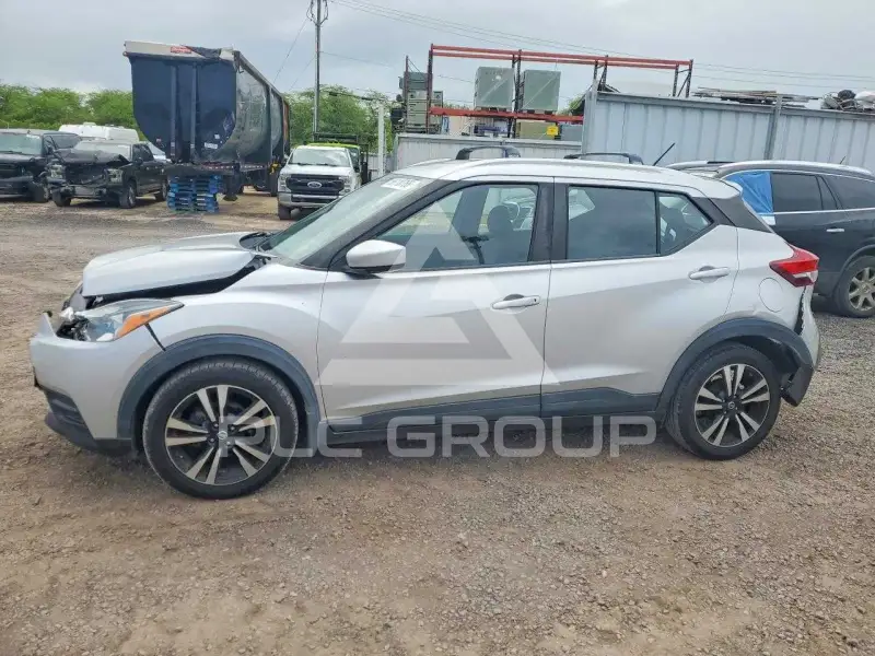 2019 Nissan KICKS photo