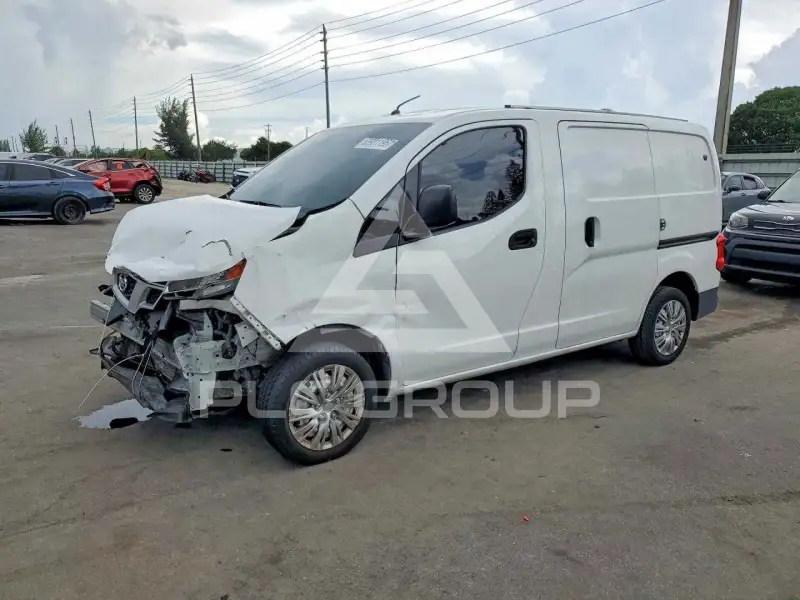 2019 Nissan NV photo