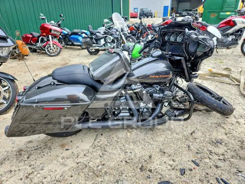 2019 Harley-Davidson FLHX фото