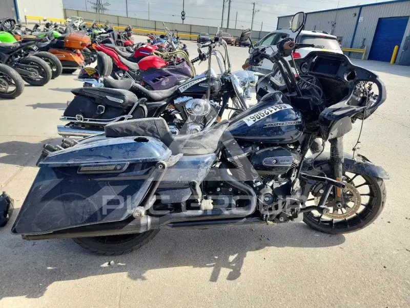 2019 Harley-Davidson FL photo