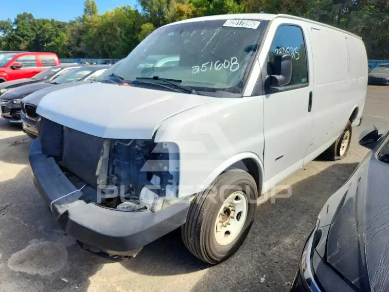 2019 Chevrolet Express photo