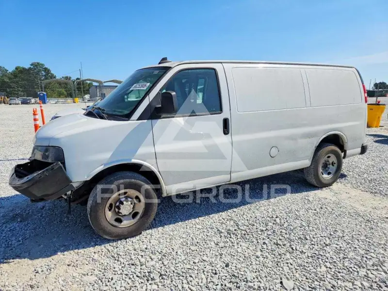 2019 Chevrolet Express photo
