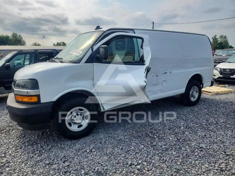 2019 Chevrolet Express photo