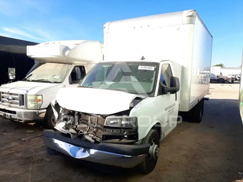 2019 Chevrolet Express фото
