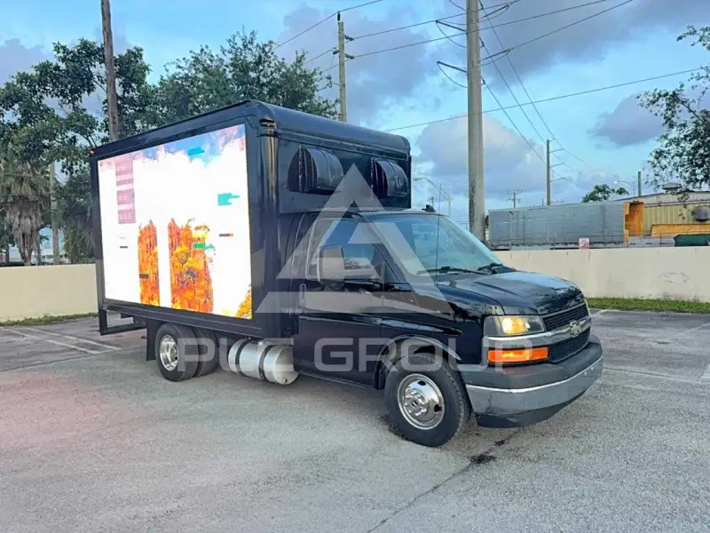 2019 Chevrolet Express фото
