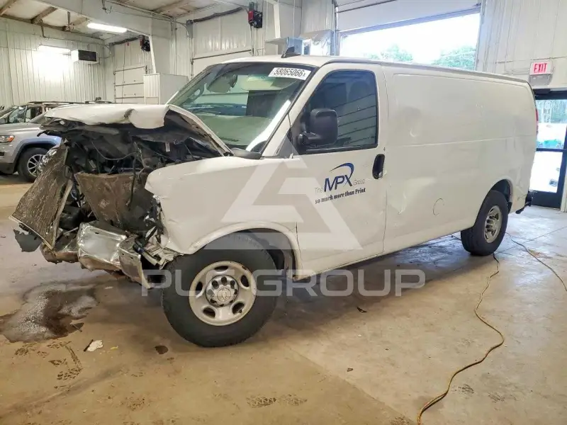 2019 Chevrolet Express photo