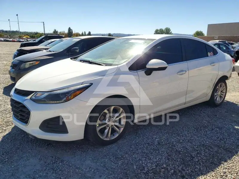 2019 Chevrolet Cruze photo
