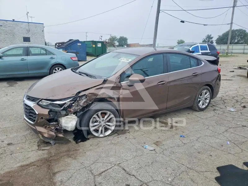2019 Chevrolet Cruze photo
