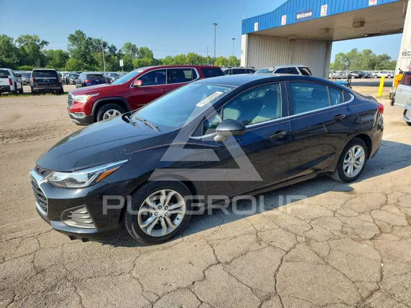 2019 Chevrolet Cruze photo