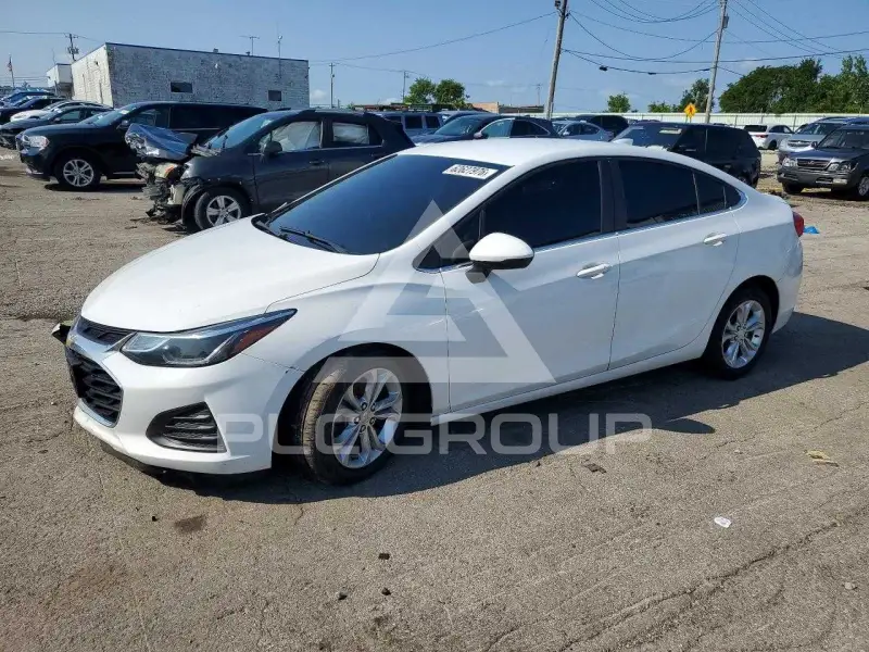 2019 Chevrolet Cruze photo
