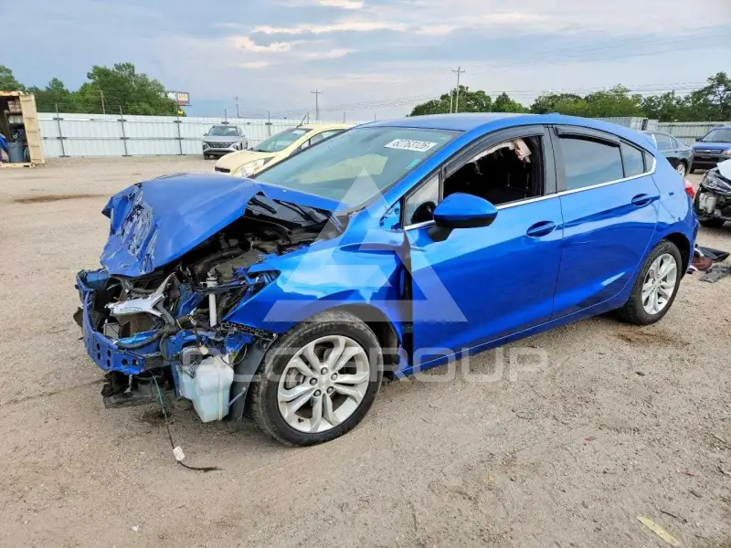 2019 Chevrolet Cruze photo