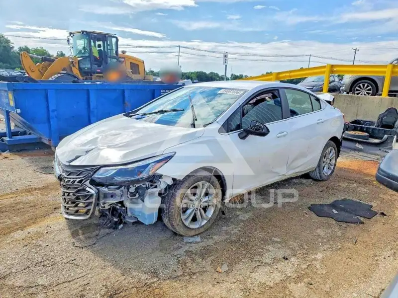 2019 Chevrolet Cruze photo