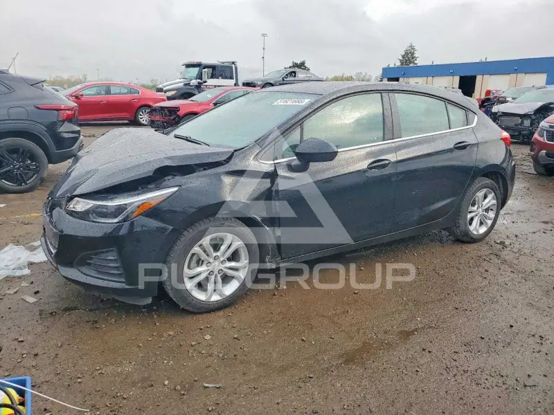 2019 Chevrolet Cruze photo
