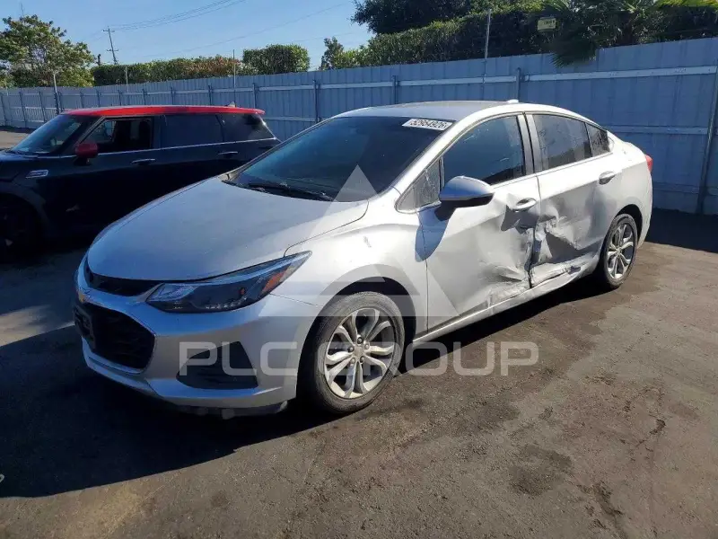 2019 Chevrolet Cruze photo