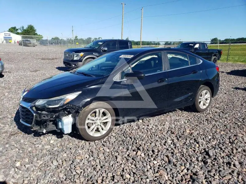 2019 Chevrolet Cruze photo