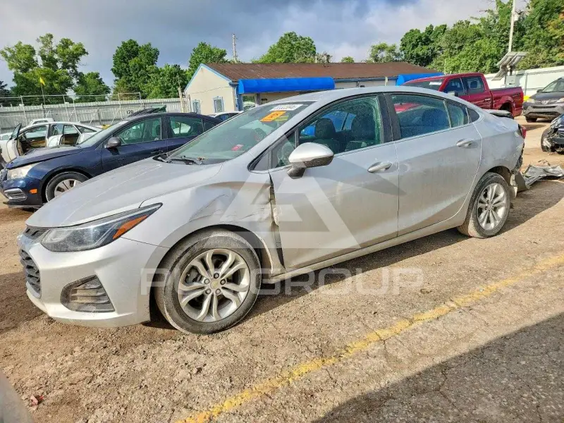 2019 Chevrolet Cruze photo