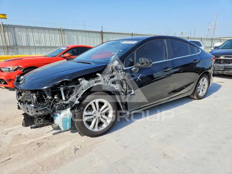2019 Chevrolet Cruze photo