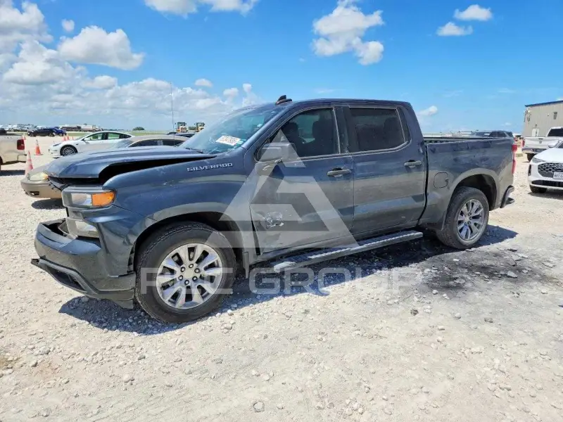 2019 Chevrolet Silverado photo