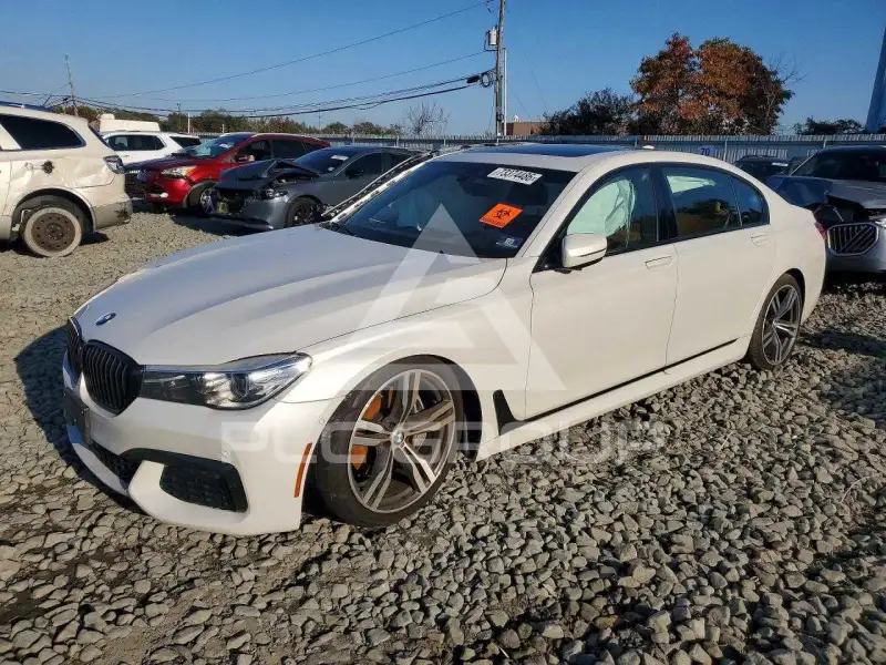 2019 BMW 740 photo