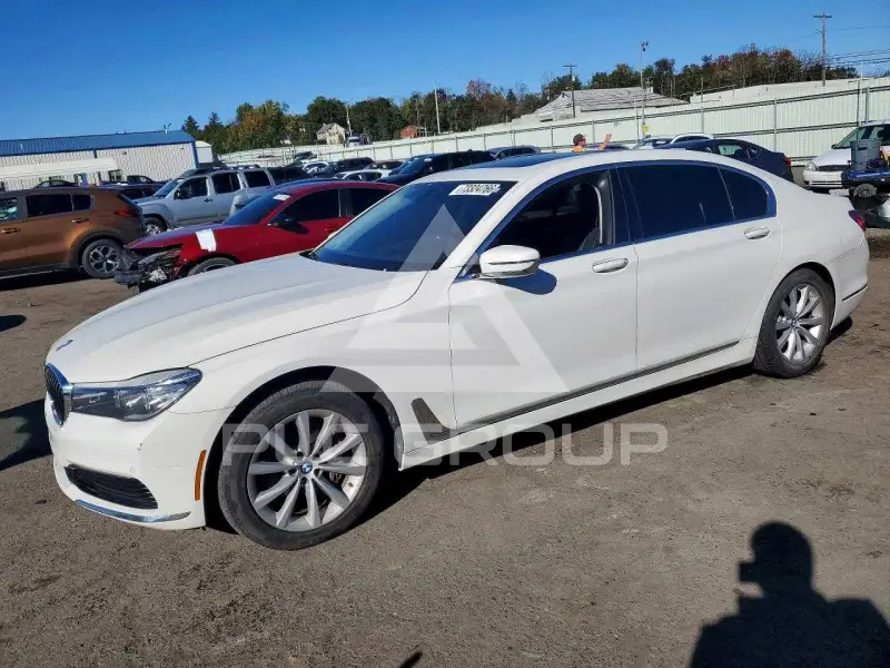 2019 BMW 740 фото