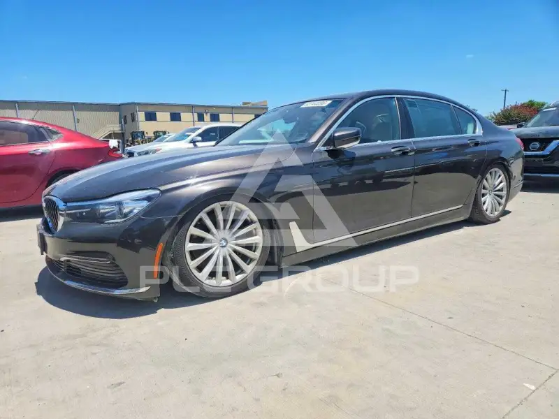 2019 BMW 740 photo