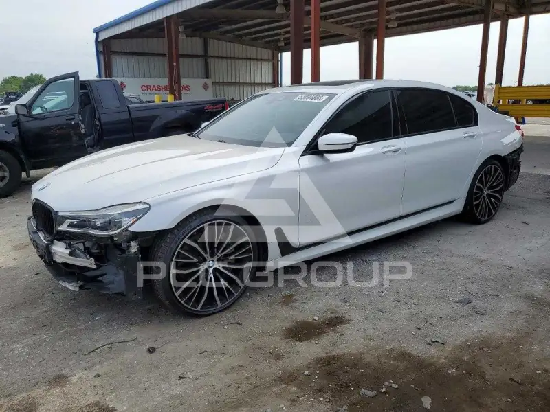 2019 BMW 750 photo