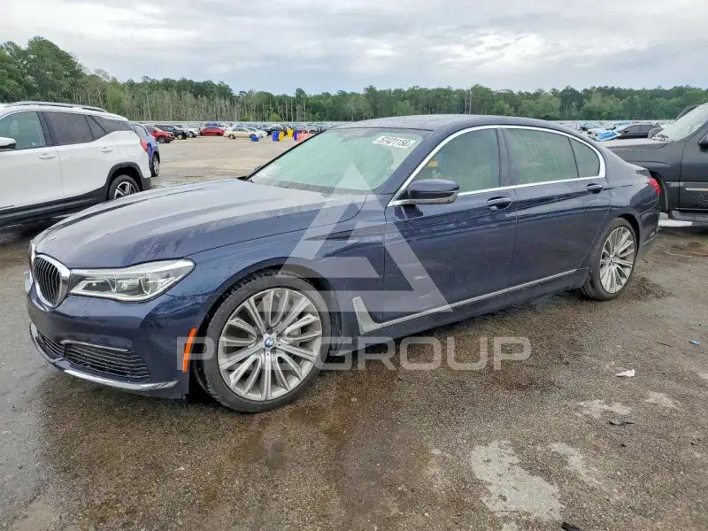 2019 BMW 750 фото