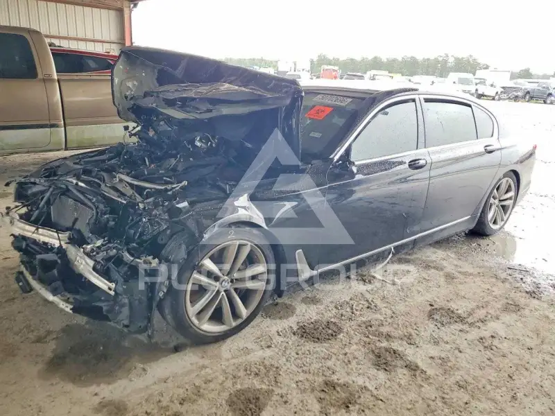 2019 BMW 750 photo