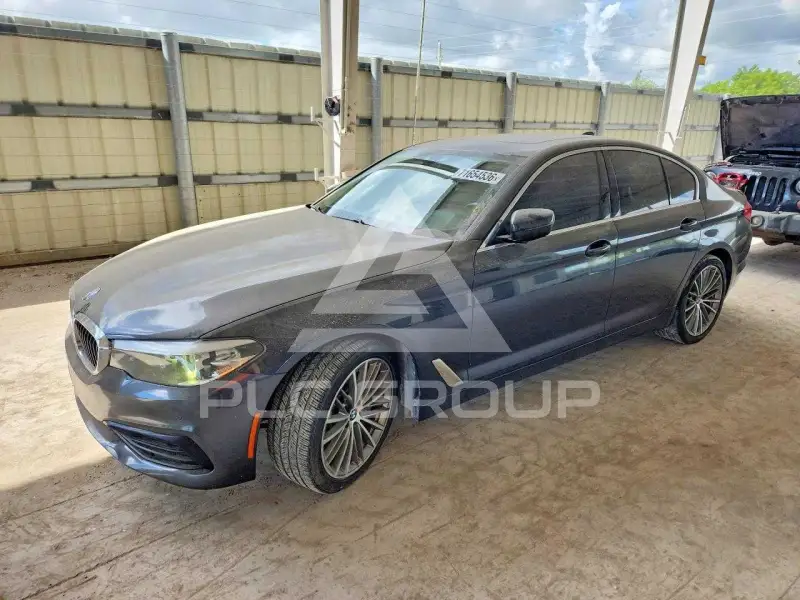 2019 BMW 530 photo