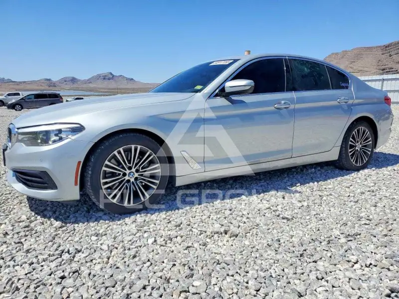 2019 BMW 530 photo