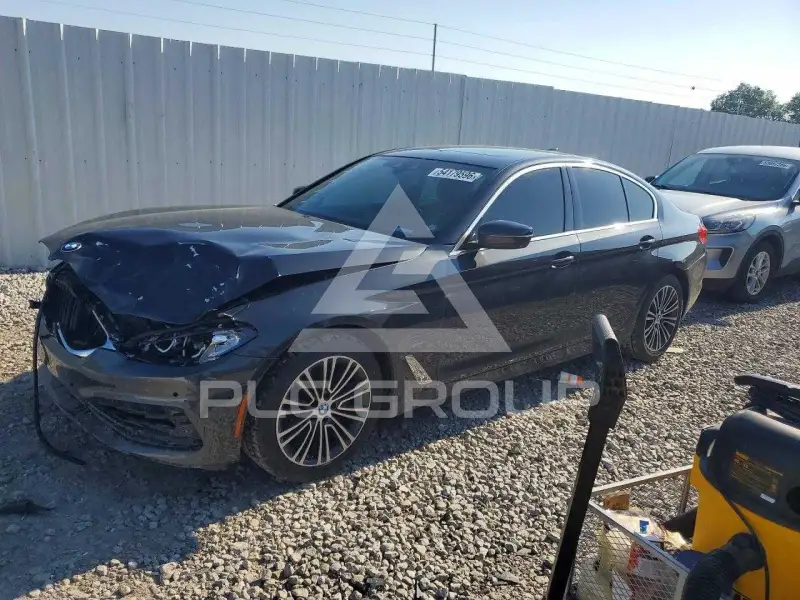 2019 BMW 530 photo