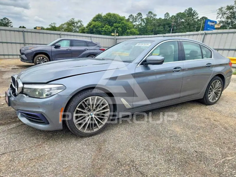 2019 BMW 530 photo