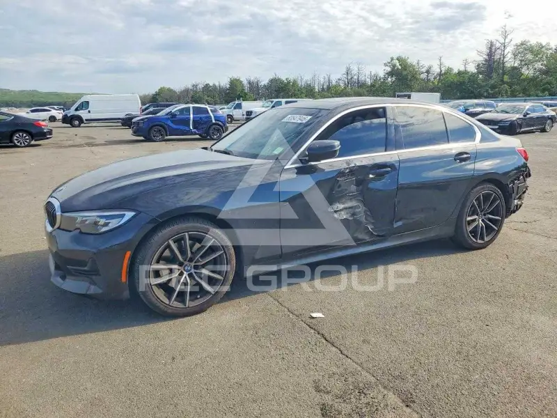 2019 BMW 330 photo