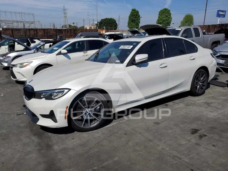2019 BMW 330 photo