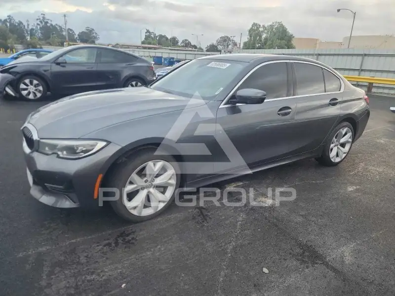 2019 BMW 330 photo